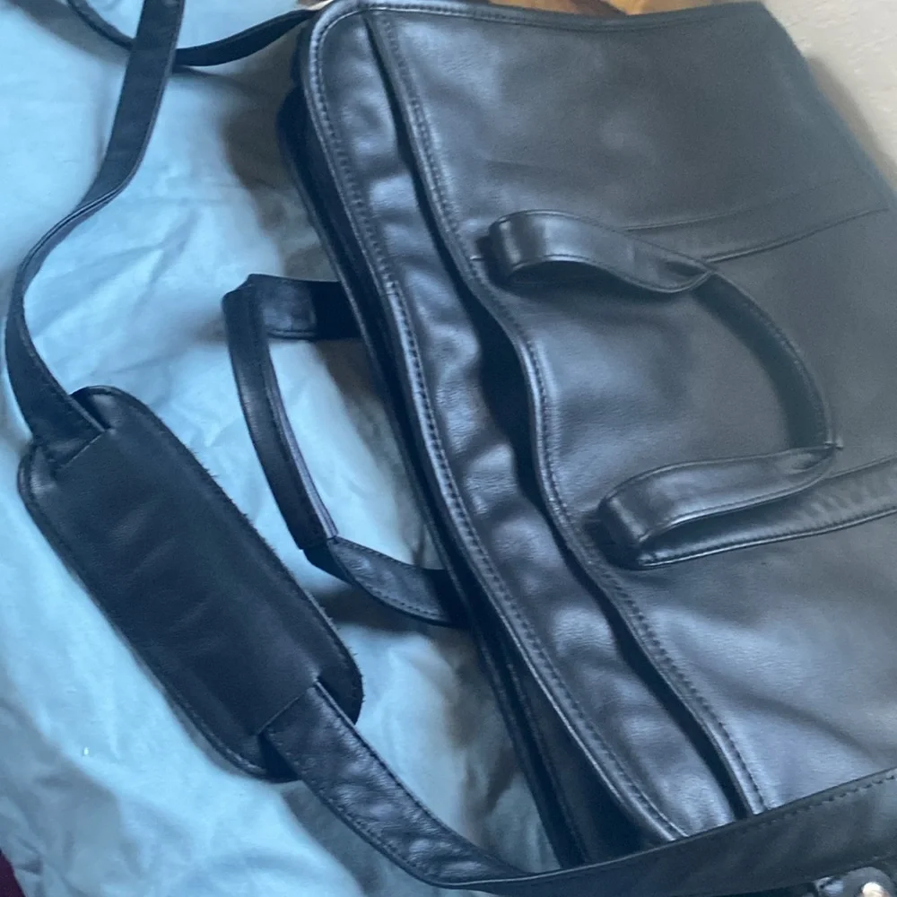 Black Leather Men's Bag - Picture 8 of 10